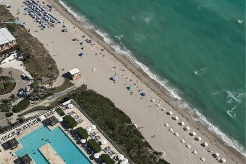 Copropriété à louer à Hallandale Beach, Floride: 2 chambres, 135.45 m2 № 2397121 - photo 28