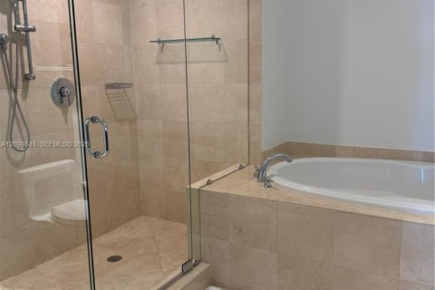 Copropriété à louer à Hallandale Beach, Floride: 2 chambres, 135.45 m2 № 2397121 - photo 4