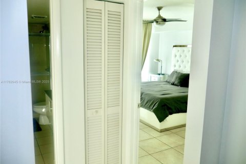 Купить кондоминиум в Майами, Флорида 3 комнаты, 103.77м2, № 1716252 - фото 18