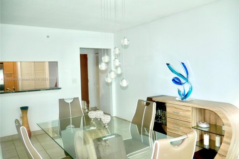 Купить кондоминиум в Майами, Флорида 3 комнаты, 103.77м2, № 1716252 - фото 8