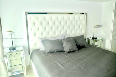 Купить кондоминиум в Майами, Флорида 3 комнаты, 103.77м2, № 1716252 - фото 15