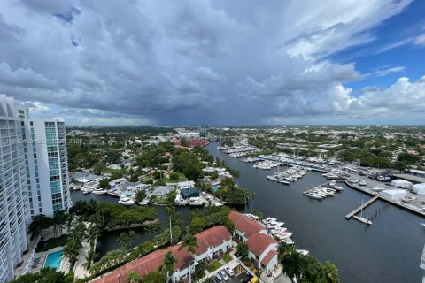 Condo in Miami, Florida, 1 bedroom  № 2002637 - photo 3
