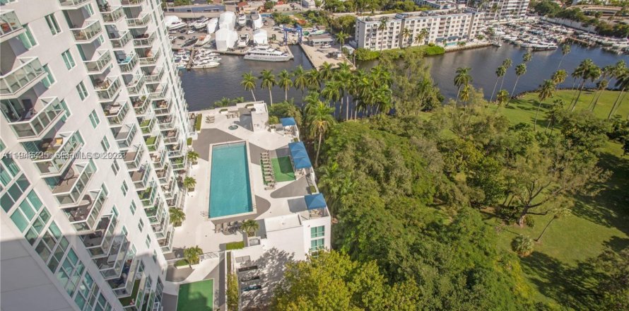 Condo in Miami, Florida, 1 bedroom  № 2002637