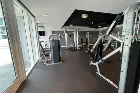 Condo in Miami, Florida, 1 bedroom  № 2002637 - photo 5