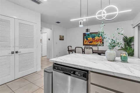 Townhouse in Homestead, Florida 3 bedrooms № 2042908 - photo 9