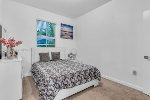 Townhouse in Homestead, Florida 3 bedrooms № 2042908 - photo 15