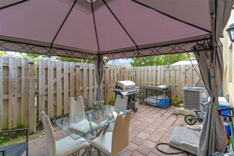 Townhouse in Homestead, Florida 3 bedrooms № 2042908 - photo 21