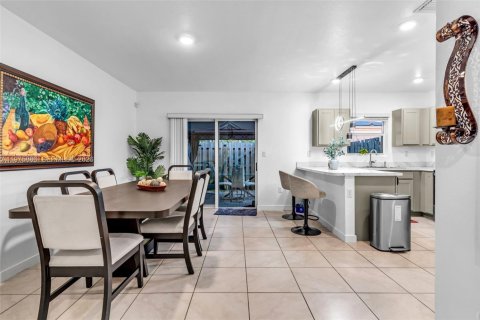 Townhouse in Homestead, Florida 3 bedrooms № 2042908 - photo 6