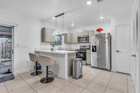Townhouse in Homestead, Florida 3 bedrooms № 2042908 - photo 7