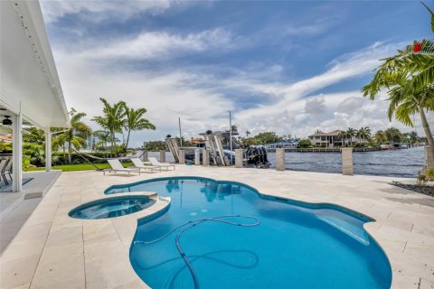 Villa ou maison à vendre à Pompano Beach, Floride: 3 chambres, 219.99 m2 № 2250353 - photo 4