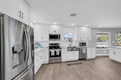 Villa ou maison à vendre à Pompano Beach, Floride: 3 chambres, 219.99 m2 № 2250353 - photo 28