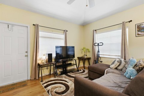 Casa en venta en West Palm Beach, Florida, 4 dormitorios, 140.28 m2 № 2336565 - foto 17