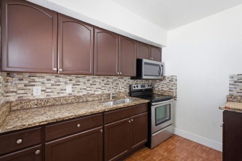 Casa en venta en West Palm Beach, Florida, 4 dormitorios, 140.28 m2 № 2336565 - foto 8