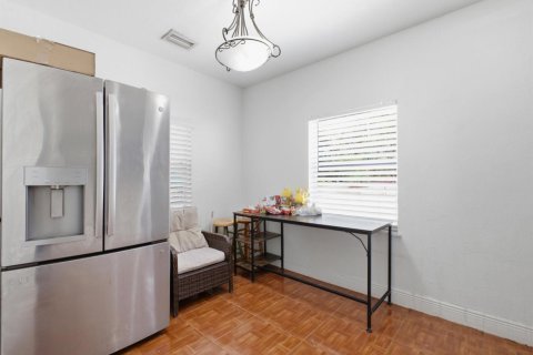 Casa en venta en West Palm Beach, Florida, 4 dormitorios, 140.28 m2 № 2336565 - foto 7