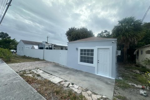 Casa en venta en West Palm Beach, Florida, 4 dormitorios, 140.28 m2 № 2336565 - foto 24