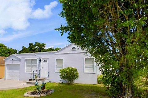 Casa en West Palm Beach, Florida 4 dormitorios, 140.28 m2 № 2336565