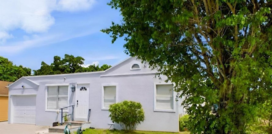 Casa en West Palm Beach, Florida 4 dormitorios, 140.28 m2 № 2336565