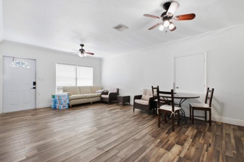 Casa en venta en West Palm Beach, Florida, 4 dormitorios, 140.28 m2 № 2336565 - foto 5