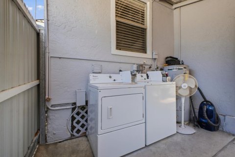 Casa en venta en West Palm Beach, Florida, 4 dormitorios, 140.28 m2 № 2336565 - foto 21