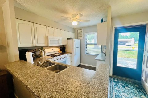 Villa ou maison à vendre à Clearwater, Floride: 2 chambres, 75.44 m2 № 2110735 - photo 2