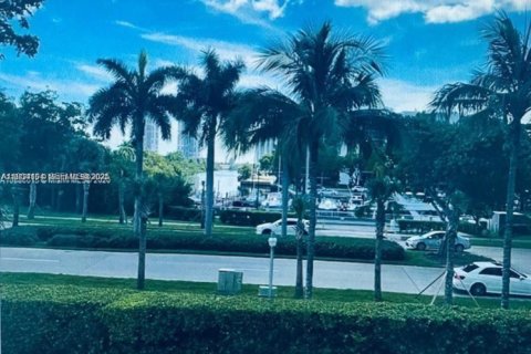 Снять в аренду кондоминиум в Авентура, Флорида 2 спальни, 116.13м2, № 1992409 - фото 5