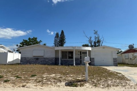 Villa ou maison à Holiday, Floride 2 chambres, 93.27 m2 № 2149907