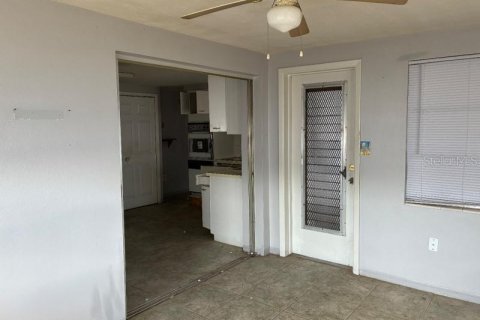 Villa ou maison à vendre à Holiday, Floride: 2 chambres, 93.27 m2 № 2149907 - photo 4