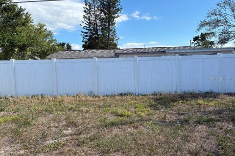 Villa ou maison à vendre à Holiday, Floride: 2 chambres, 93.27 m2 № 2149907 - photo 11