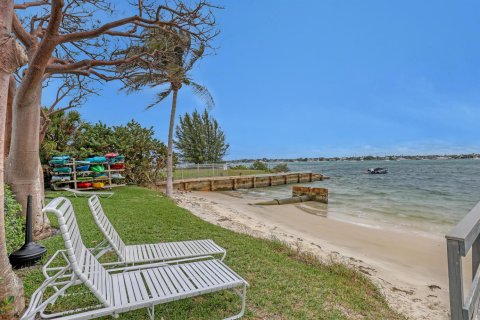 Condo in West Palm Beach, Florida, 2 bedrooms  № 2084181 - photo 3