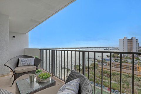 Condo in West Palm Beach, Florida, 2 bedrooms  № 2084181 - photo 6