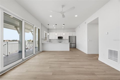 Copropriété à vendre à Madeira Beach, Floride: 3 chambres, 140.47 m2 № 2371693 - photo 10