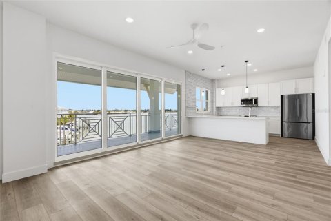 Copropriété à vendre à Madeira Beach, Floride: 3 chambres, 140.47 m2 № 2371693 - photo 9