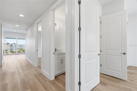Copropriété à vendre à Madeira Beach, Floride: 3 chambres, 140.47 m2 № 2371693 - photo 8