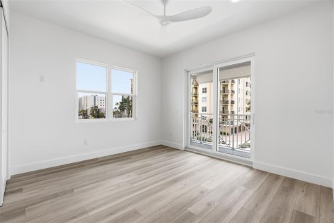 Copropriété à vendre à Madeira Beach, Floride: 3 chambres, 140.47 m2 № 2371693 - photo 25