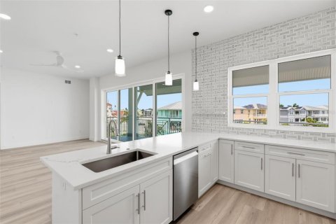Copropriété à vendre à Madeira Beach, Floride: 3 chambres, 140.47 m2 № 2371693 - photo 14