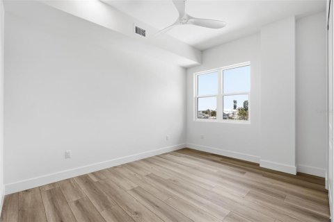 Copropriété à vendre à Madeira Beach, Floride: 3 chambres, 140.47 m2 № 2371693 - photo 28