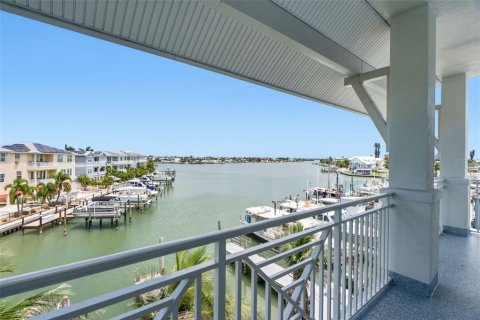 Copropriété à vendre à Madeira Beach, Floride: 3 chambres, 140.47 m2 № 2371693 - photo 18