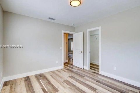 Снять в аренду виллу или дом в Майами, Флорида 2 спальни, 225.85м2, № 2005545 - фото 8