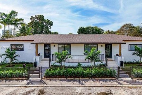 Снять в аренду виллу или дом в Майами, Флорида 2 спальни, 225.85м2, № 2005545 - фото 9