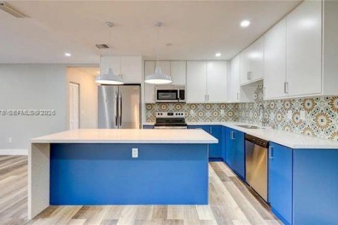 Дом в Майами, Флорида 2 спальни, 225.85м2 № 2005545