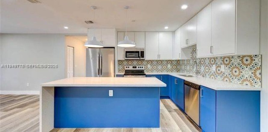 Дом в Майами, Флорида 2 спальни, 225.85м2 № 2005545