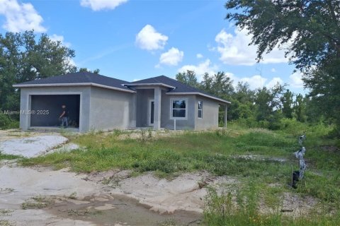 House in Lehigh Acres, Florida 3 bedrooms, 136.57 sq.m. № 1841205 - photo 5