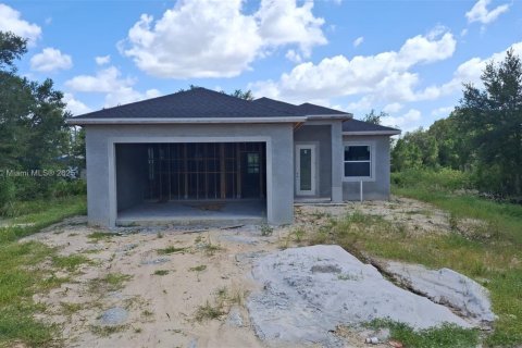 House in Lehigh Acres, Florida 3 bedrooms, 136.57 sq.m. № 1841205 - photo 4