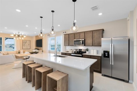 Townhouse in TOHOQUA in Kissimmee, Florida 4 bedrooms, 164.44 sq.m. № 1826674 - photo 12