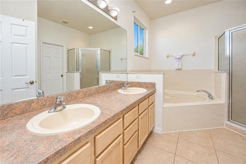 Villa ou maison à vendre à Kissimmee, Floride: 3 chambres, 170.85 m2 № 2419374 - photo 18