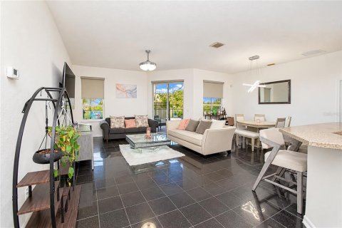 Villa ou maison à vendre à Kissimmee, Floride: 3 chambres, 170.85 m2 № 2419374 - photo 11