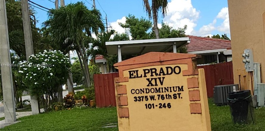 Condominio en Hialeah, Florida, 2 dormitorios № 1886651