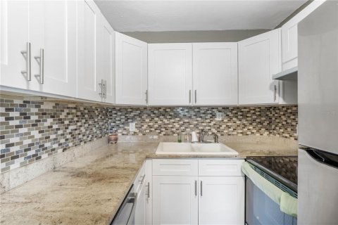 Casa en alquiler en Tampa, Florida, 3 dormitorios, 100.71 m2 № 1895037 - foto 8
