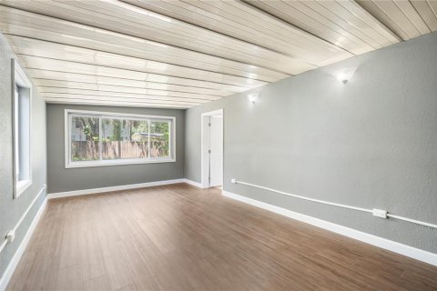 Casa en alquiler en Tampa, Florida, 3 dormitorios, 100.71 m2 № 1895037 - foto 14