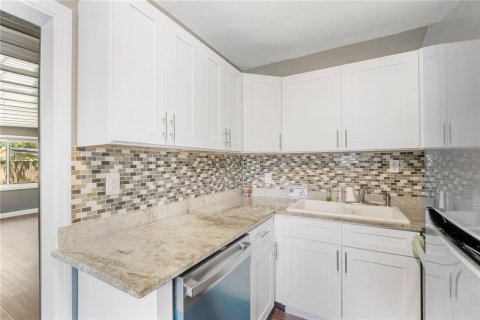 Casa en alquiler en Tampa, Florida, 3 dormitorios, 100.71 m2 № 1895037 - foto 9